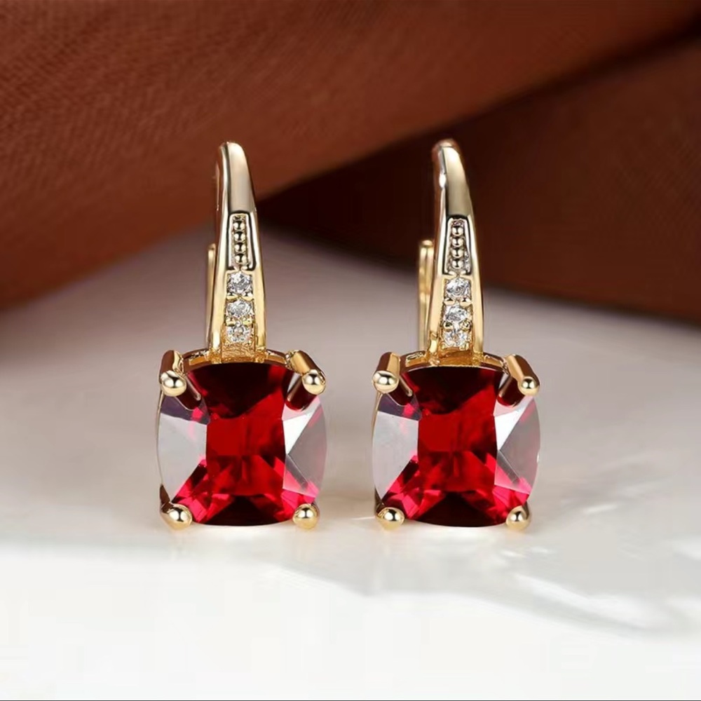 New Womans 7.00 ct Garnet .38 ct White Sapphire 14kt Yellow Gold Drop Earrings - Picture 2 of 9